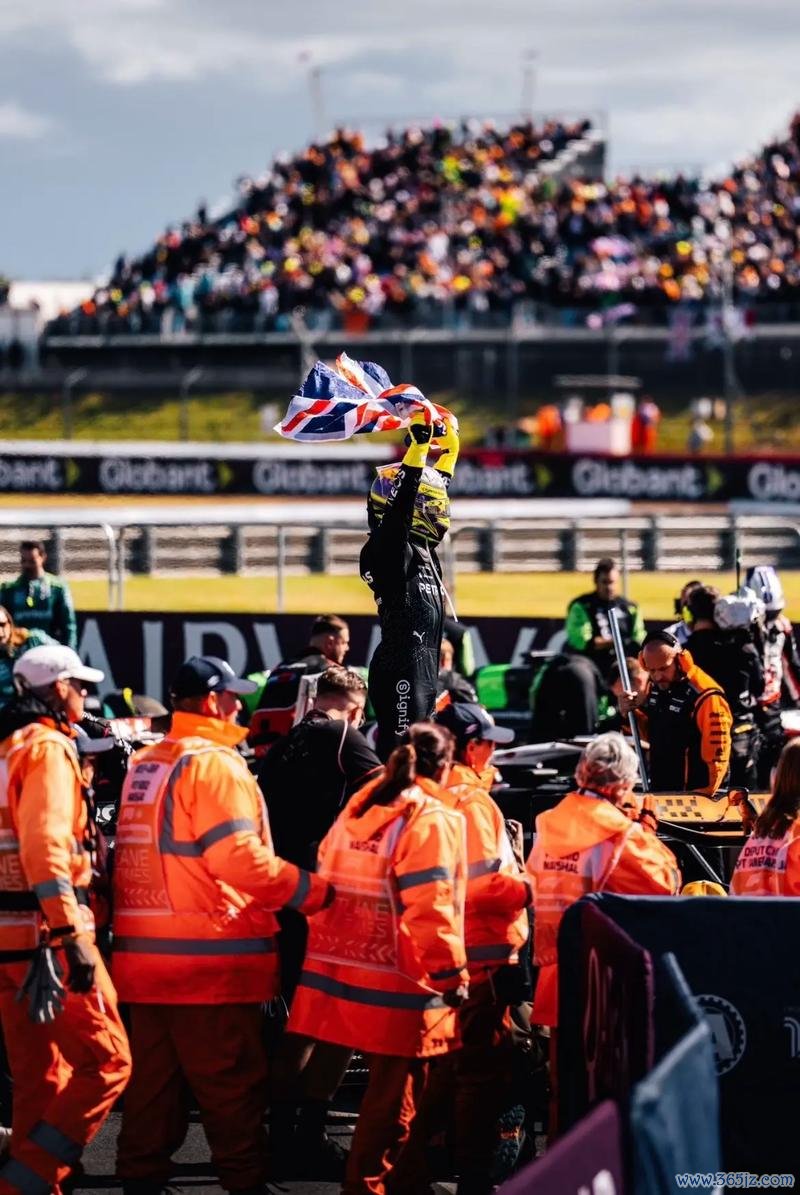 F1英国大奖赛：汉密尔顿银石第9冠历史第1人