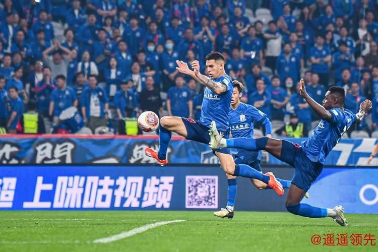 亚冠精英联赛-路易斯失良机 申花客场0-1不敌横滨